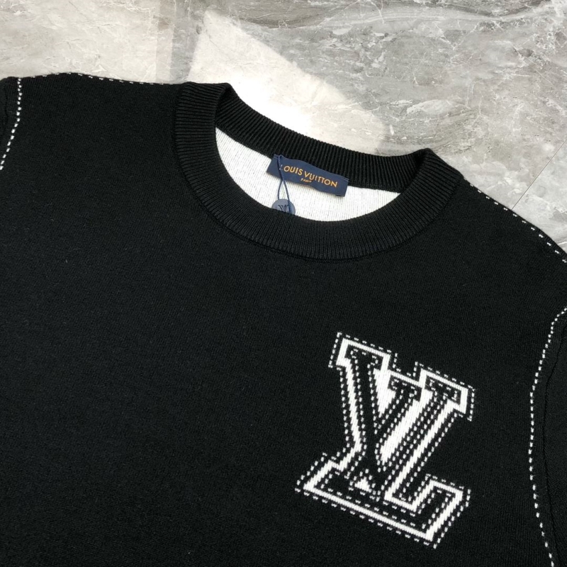 l0vis Vvtt0n sweater